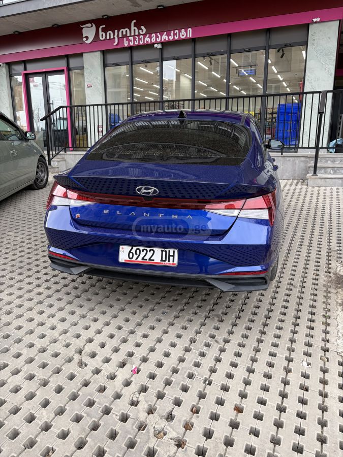 Hyundai SE 4dr Sedan CVT — миниатюра 6