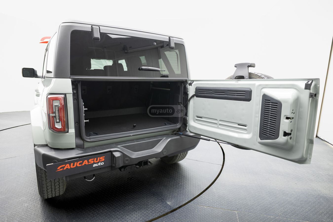 Ford Ford Bronco — миниатюра 8