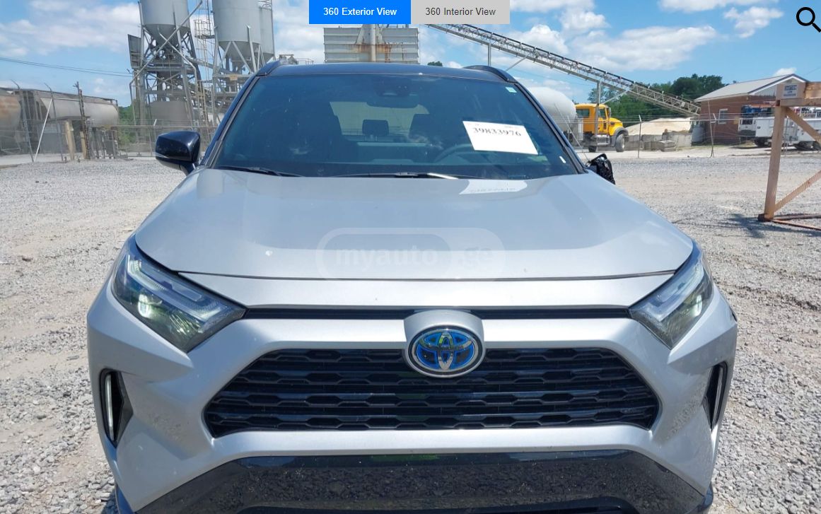 Toyota RAV 4 - фото 1