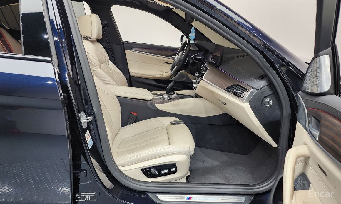 BMW M550 i xDrive 4dr All-Wheel Drive S 2021 — миниатюра 11