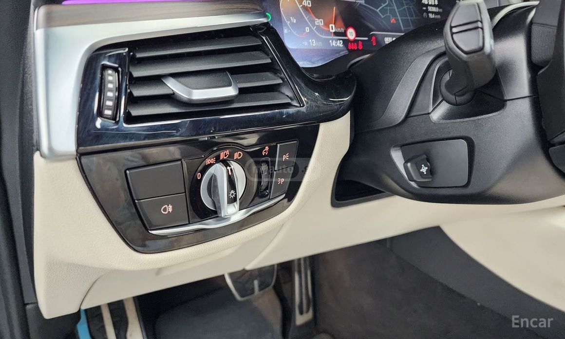 BMW M550 i xDrive 4dr All-Wheel Drive S 2021 — миниатюра 14