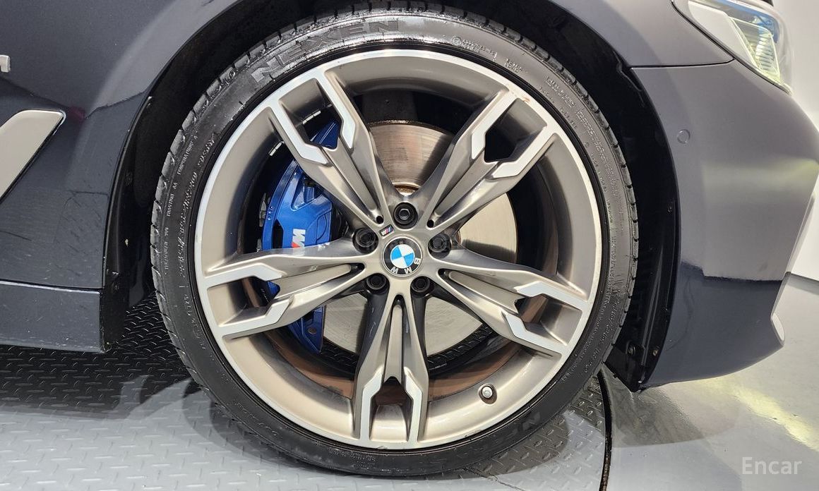 BMW M550 i xDrive 4dr All-Wheel Drive S 2021 — миниатюра 5