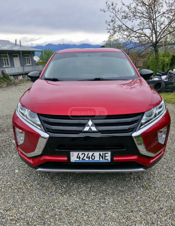 Mitsubishi Eclipse Cross - фото 1