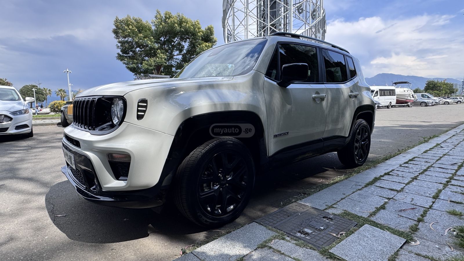 Jeep Renegade - фото 3