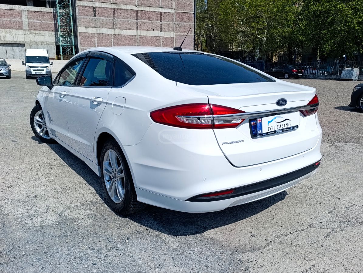 Ford Fusion - фото 3