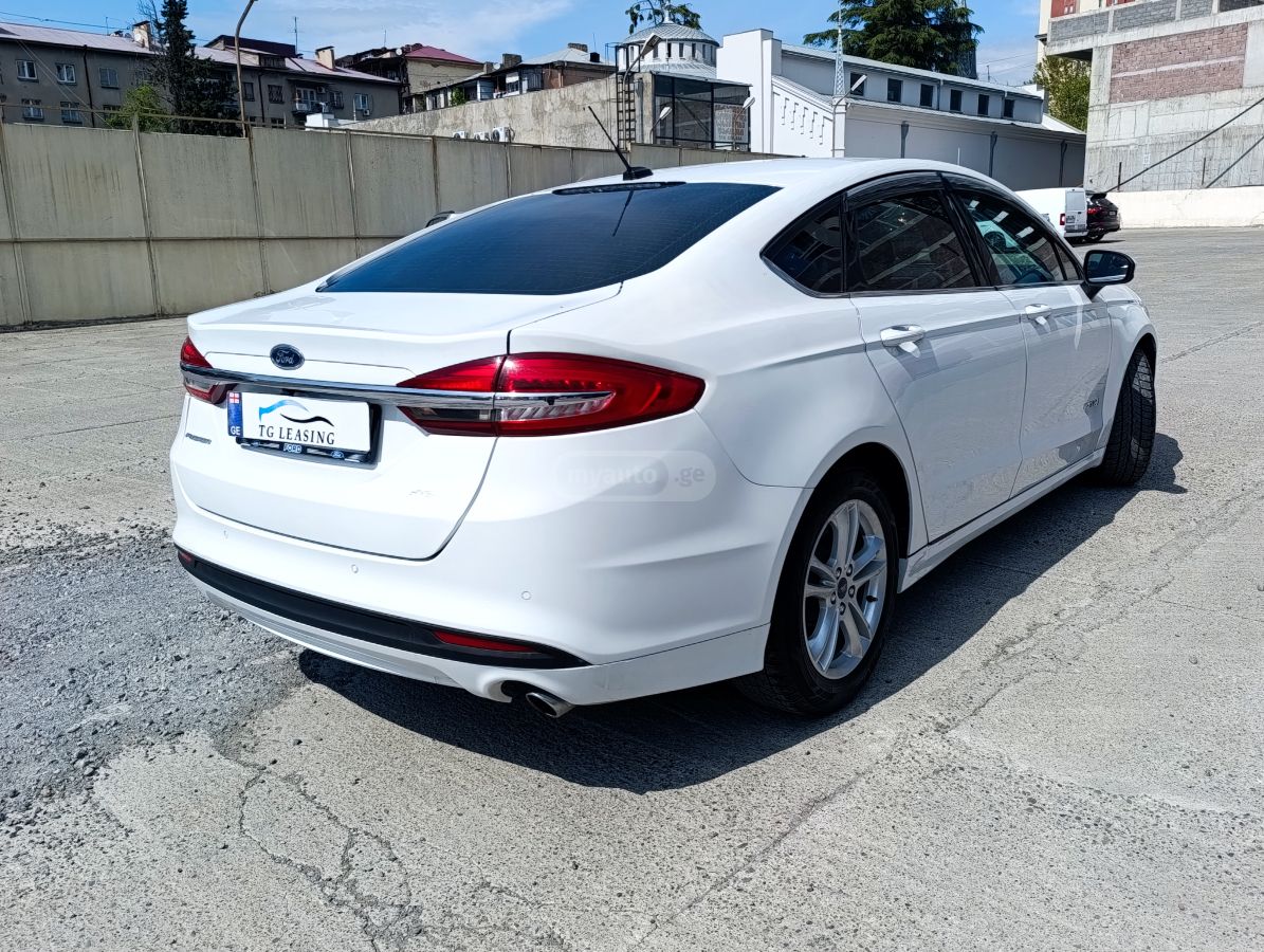 Ford Fusion - фото 4