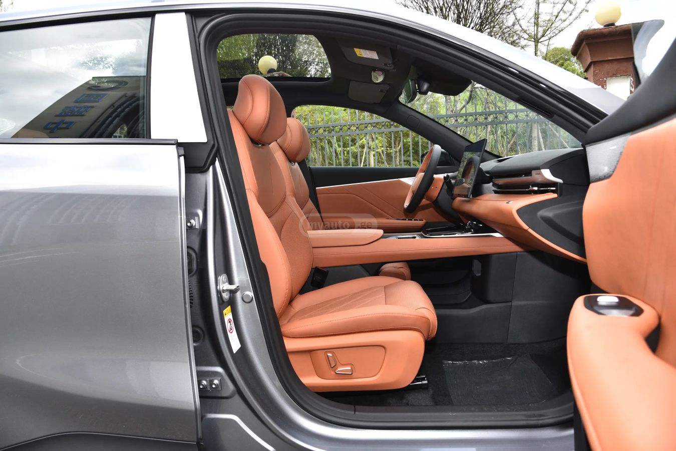 Changan Deepal Dark Blue S05 - фото 14