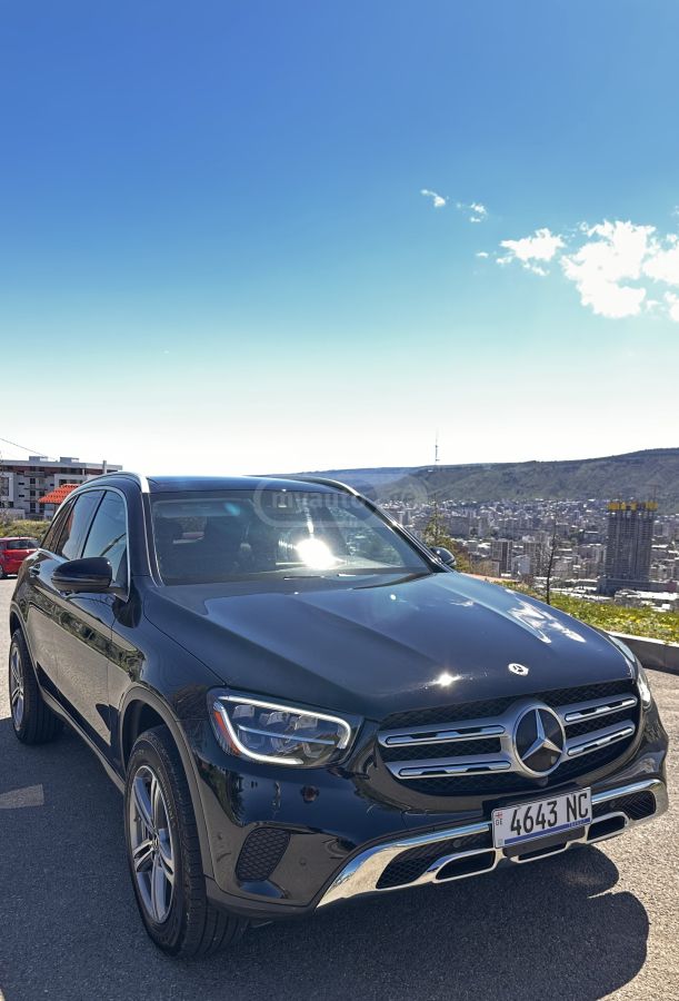 Mercedes-Benz GLC 300 - фото 1