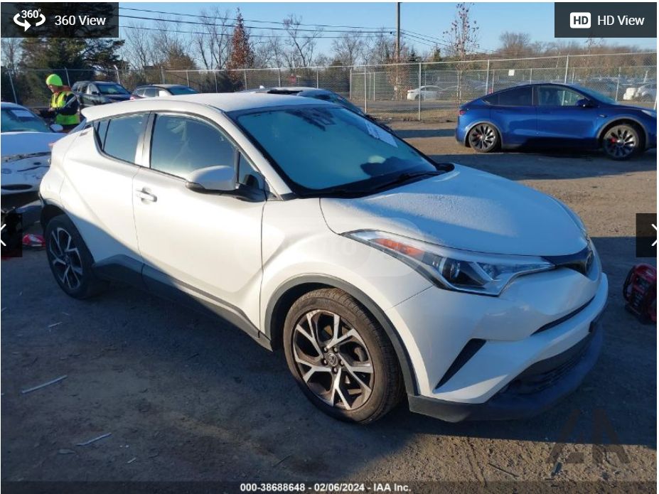 Toyota CHR - фото 1