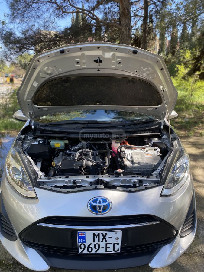 Toyota Aqua - фото 11