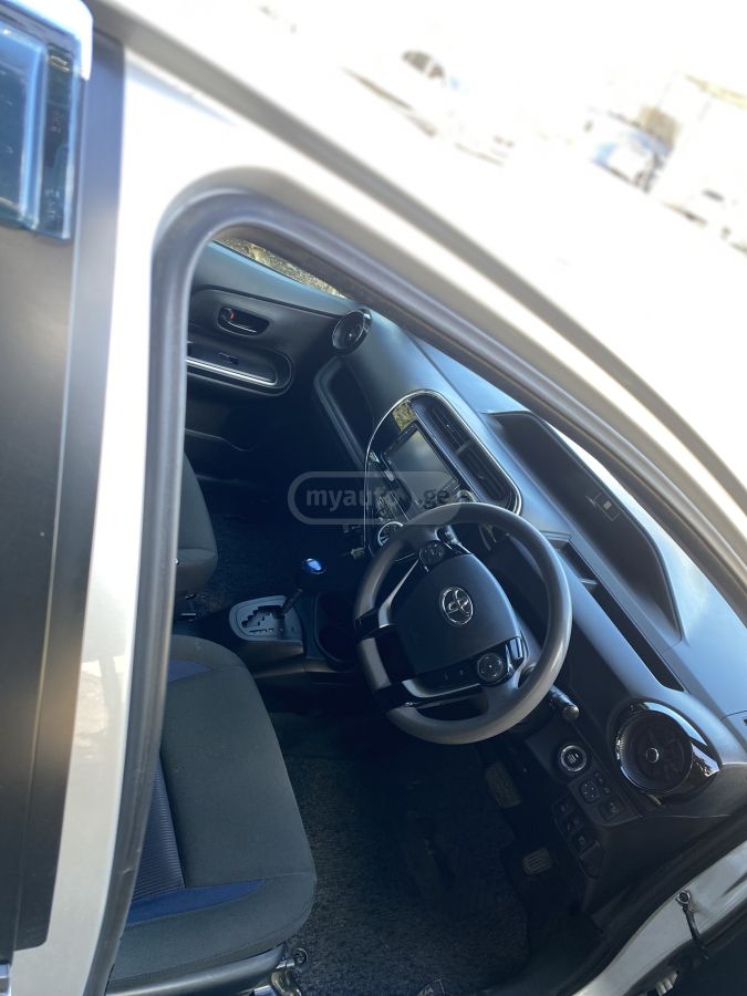 Toyota Aqua - фото 12