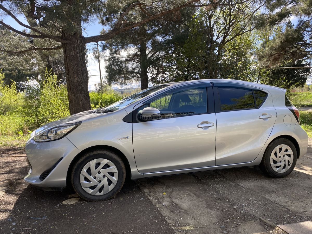 Toyota Aqua - фото 6