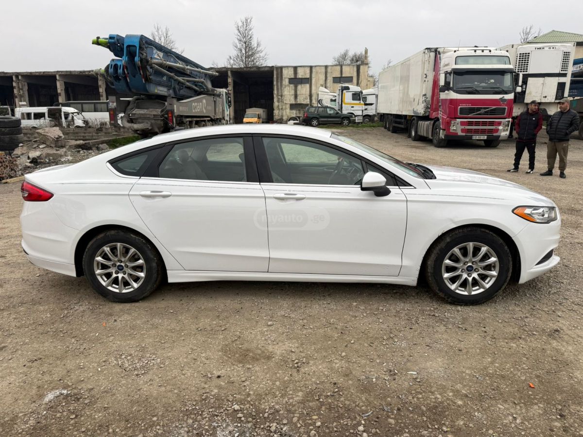 Ford Fusion - фото 2