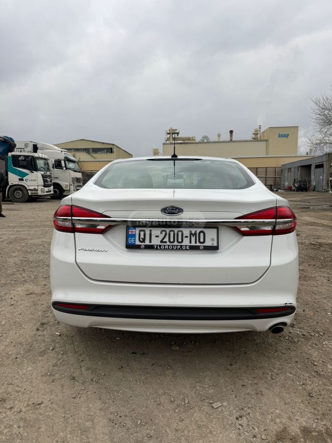 Ford Fusion - фото 8