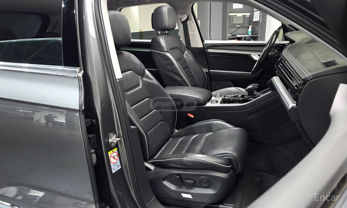 Volkswagen Touareg - фото 10