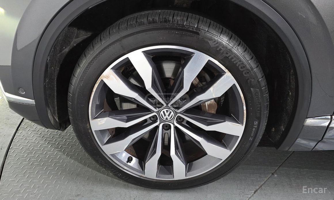 Volkswagen Touareg - фото 5