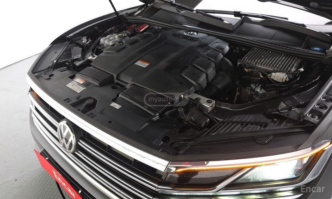 Volkswagen Touareg - фото 6