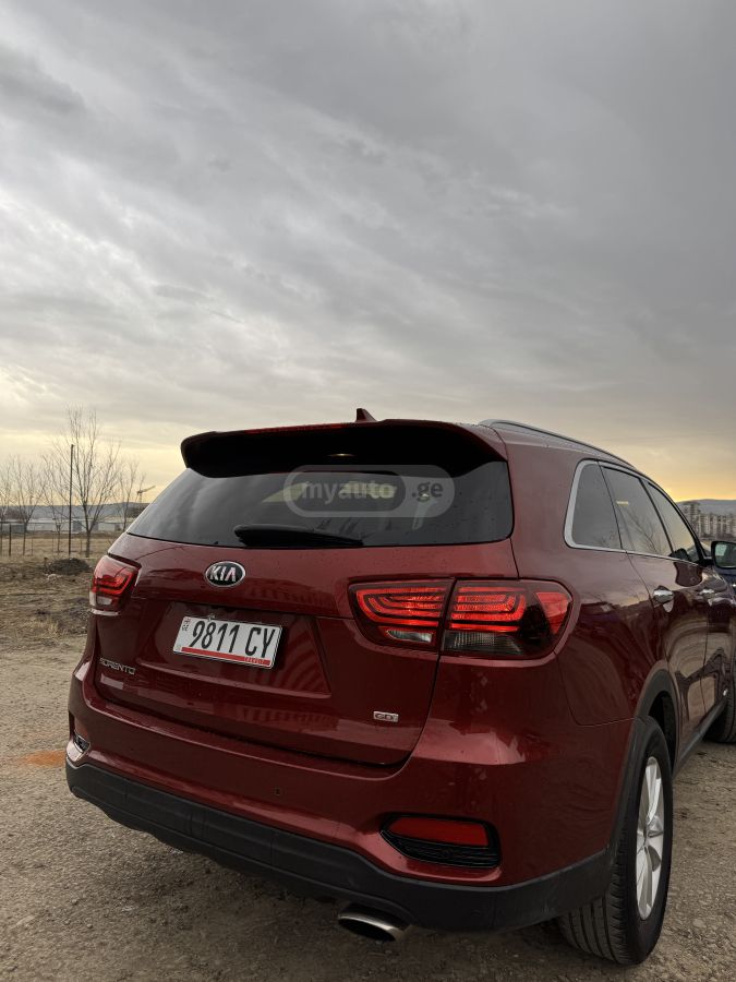 Kia Sorento - фото 4