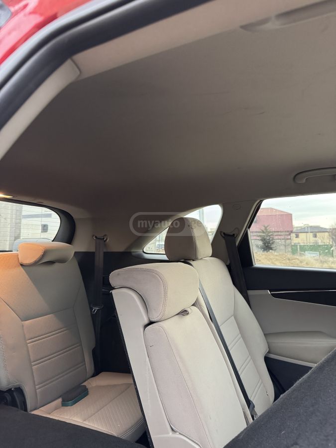 Kia Sorento - фото 6