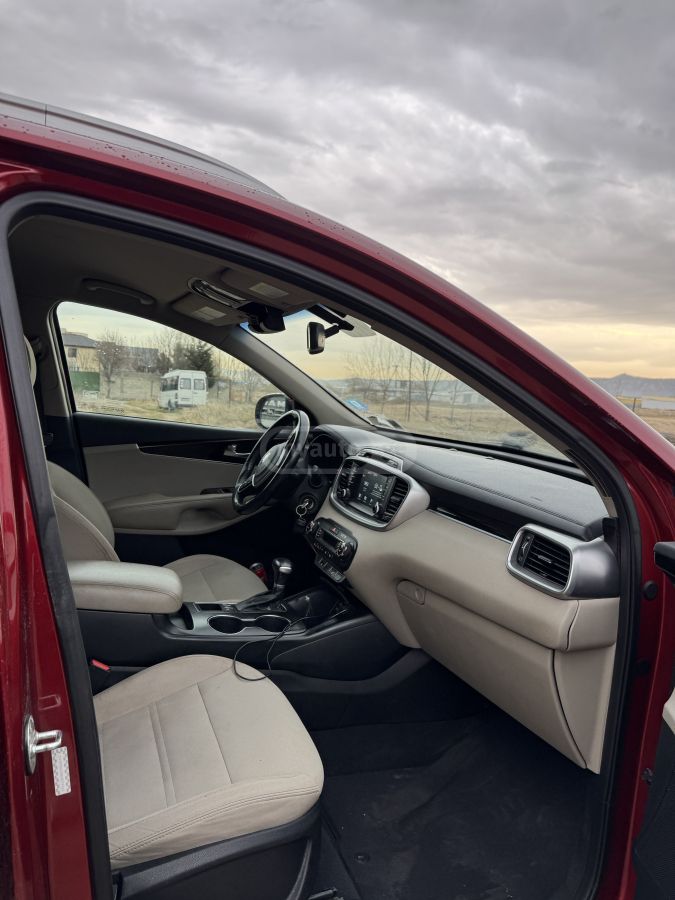 Kia Sorento - фото 7