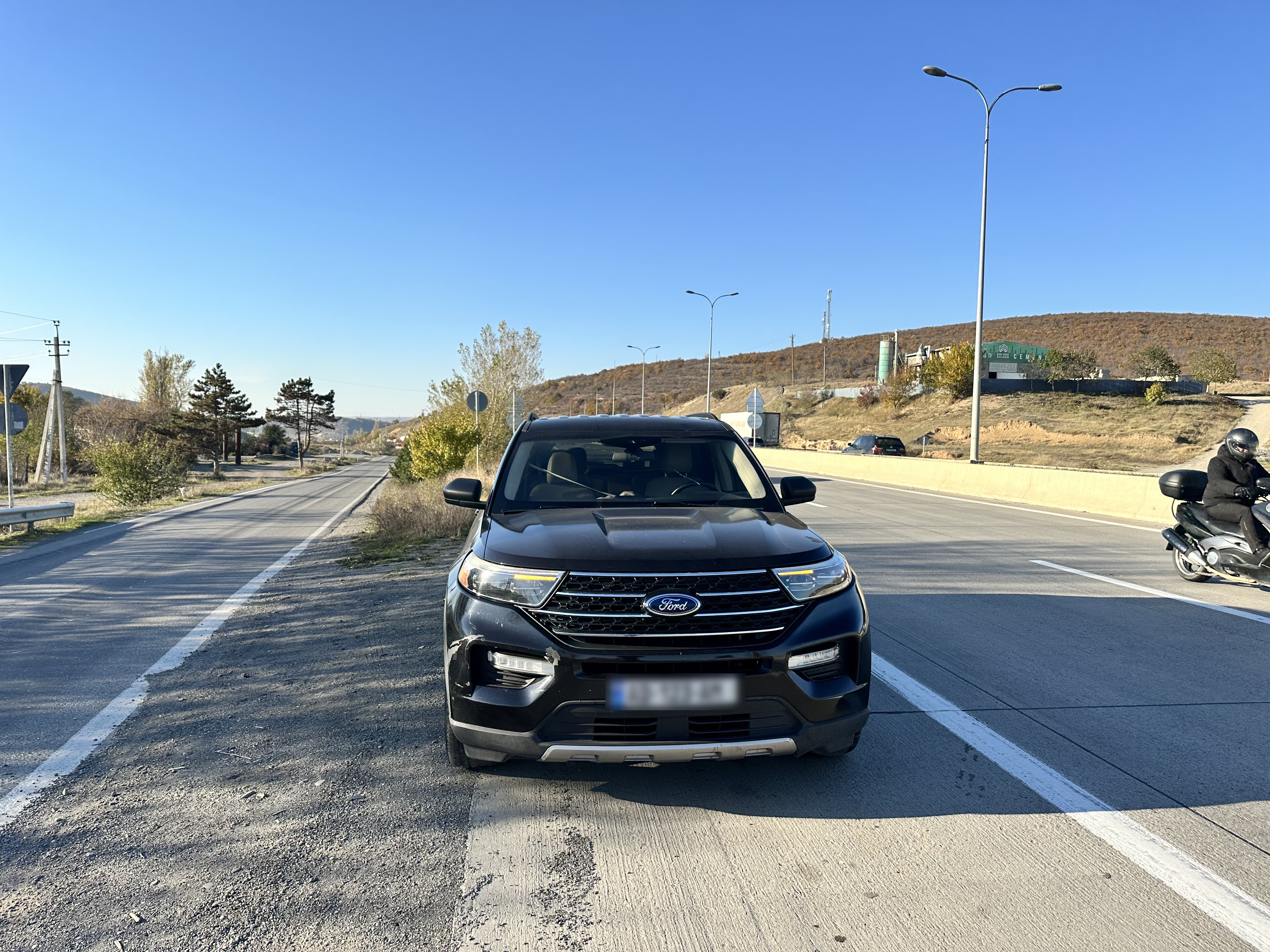 Ford Explorer - фото 1