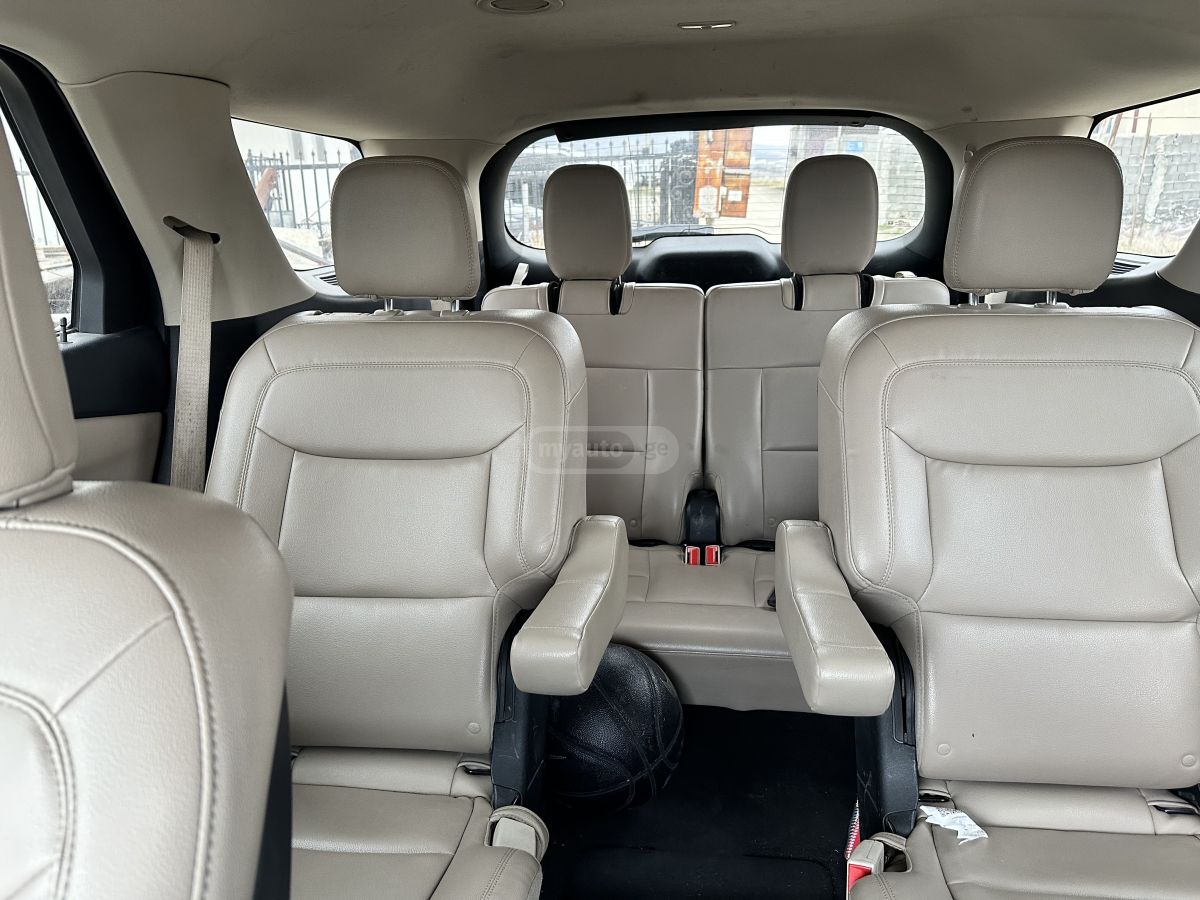 Ford Explorer - фото 7