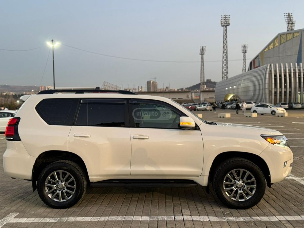 Toyota Land Cruiser Prado - фото 4