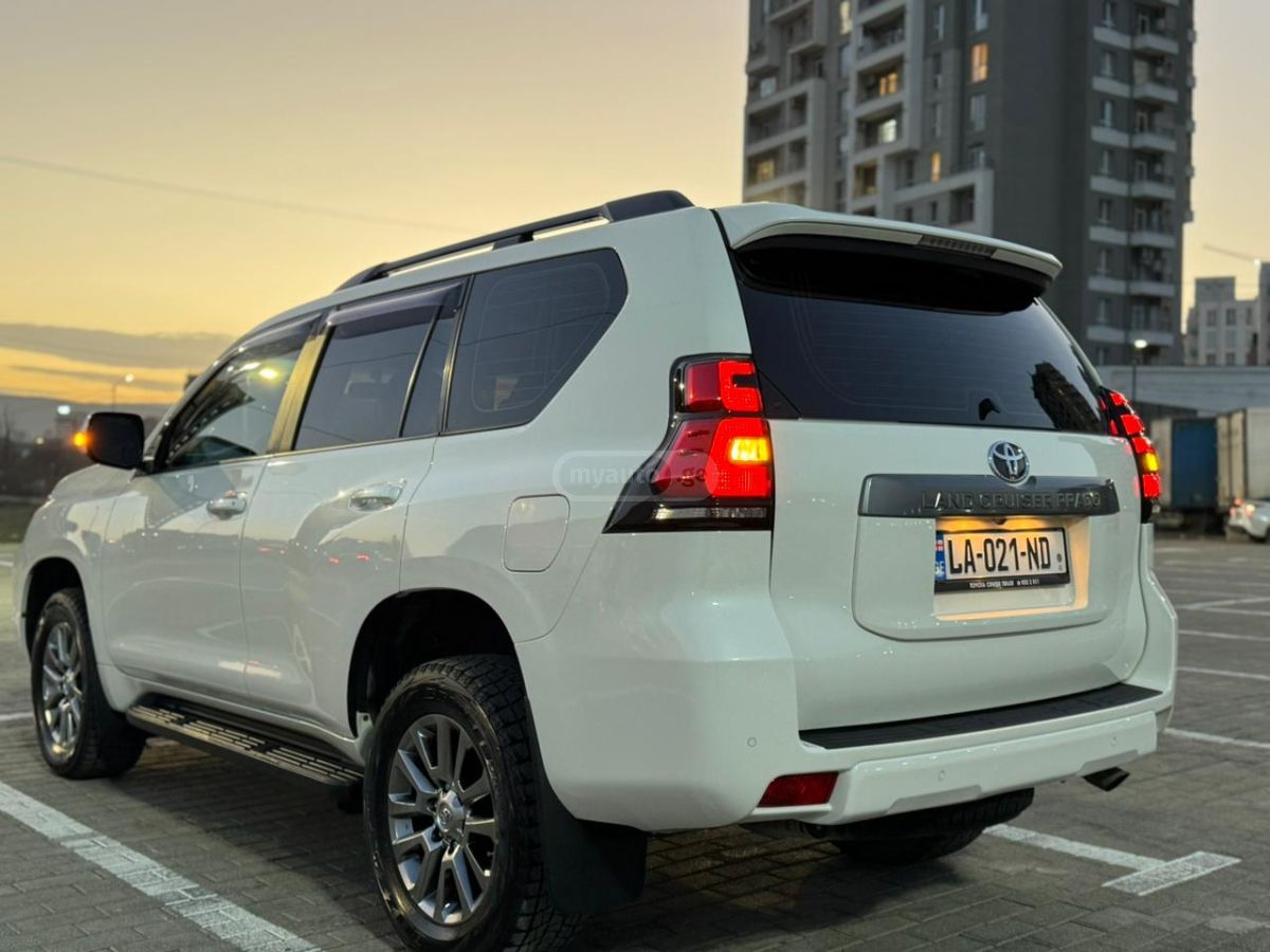 Toyota Land Cruiser Prado - фото 6