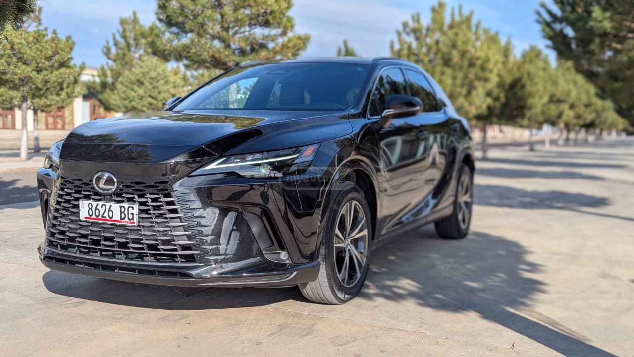 Lexus Premium Plus 4dr Front-Wheel D — миниатюра 2