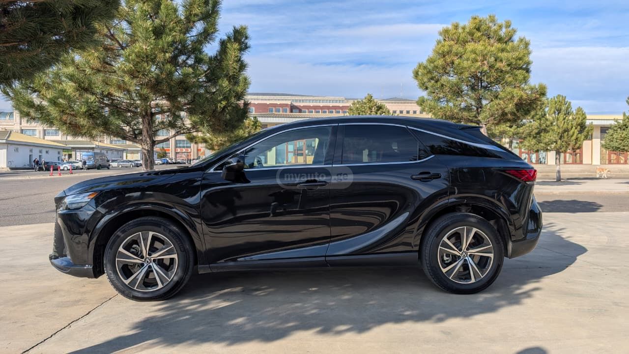 Lexus Premium Plus 4dr Front-Wheel D — миниатюра 7