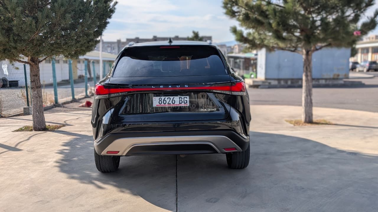 Lexus Premium Plus 4dr Front-Wheel D — миниатюра 8