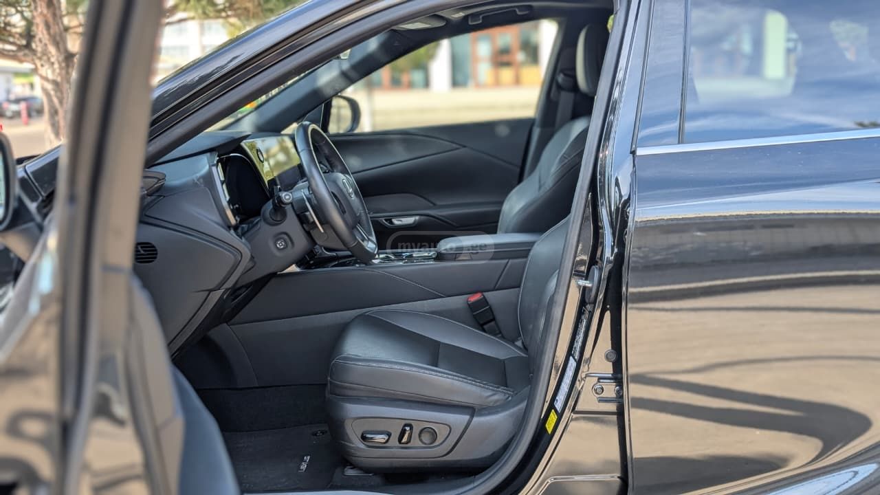 Lexus Premium Plus 4dr Front-Wheel D — миниатюра 9