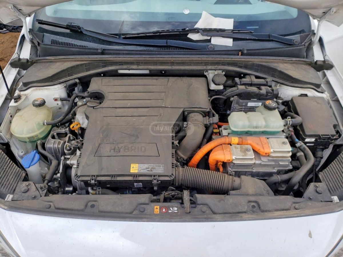 Hyundai Ioniq - фото 11
