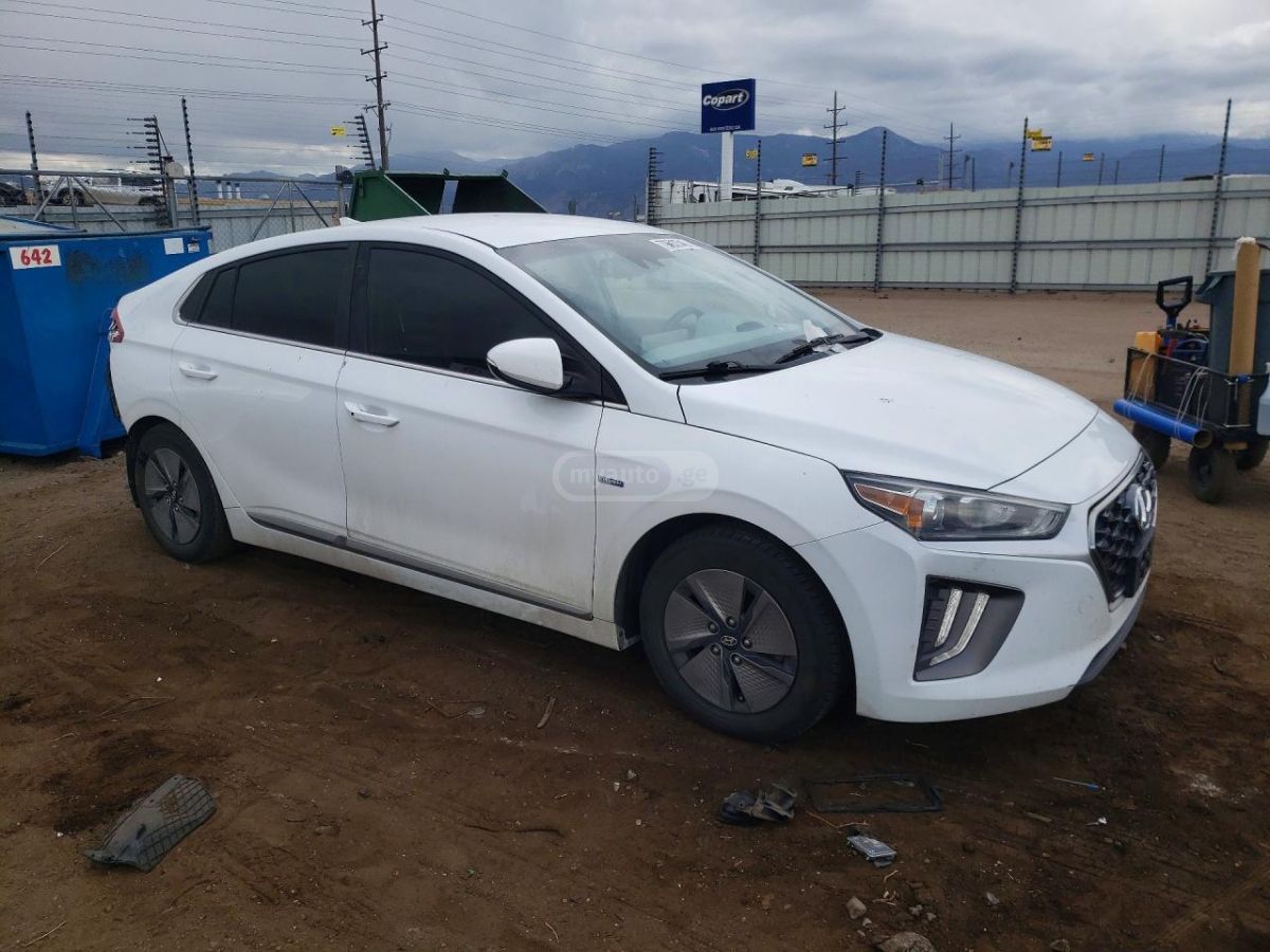 Hyundai Ioniq - фото 4