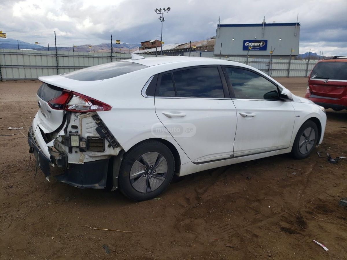 Hyundai Ioniq - фото 5