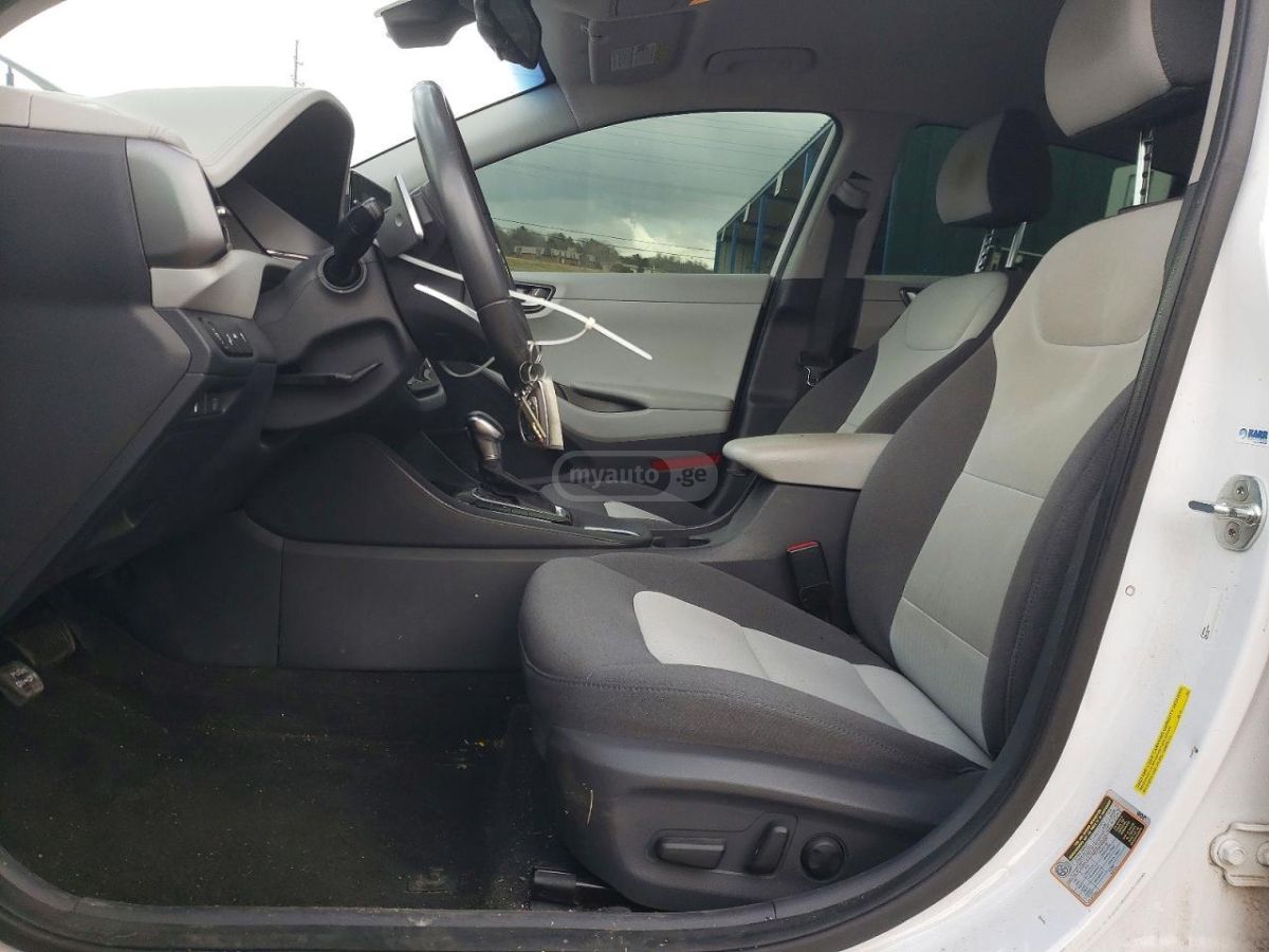 Hyundai Ioniq - фото 7