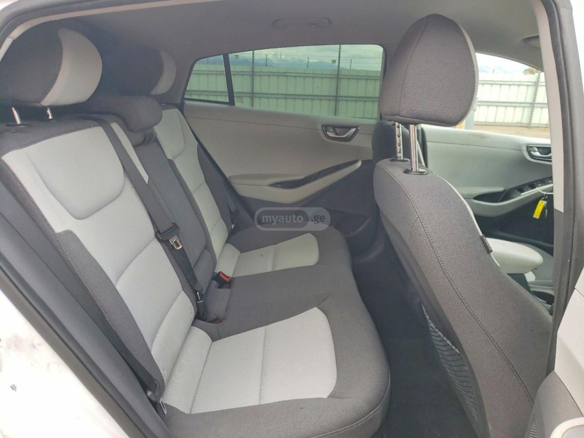 Hyundai Ioniq - фото 9