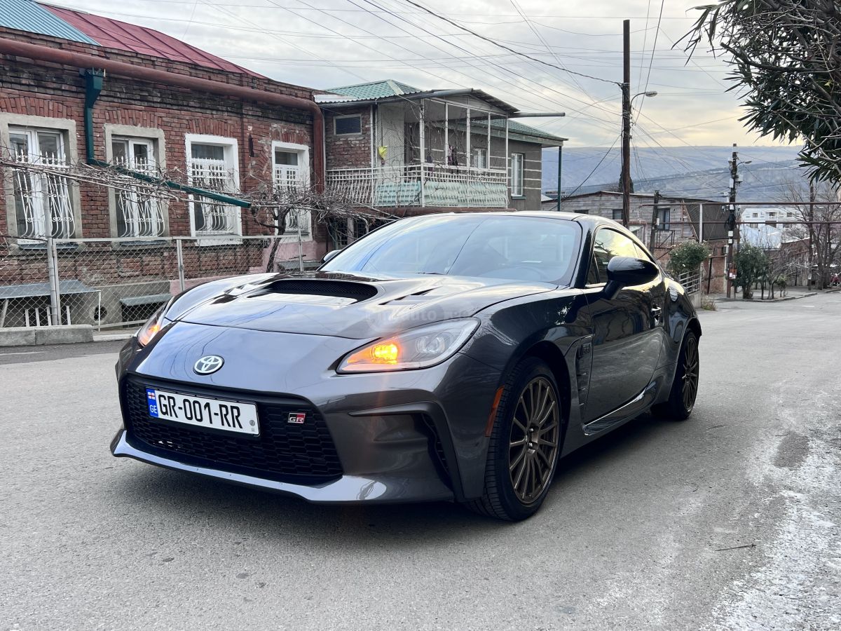 Toyota GR 86 - фото 1