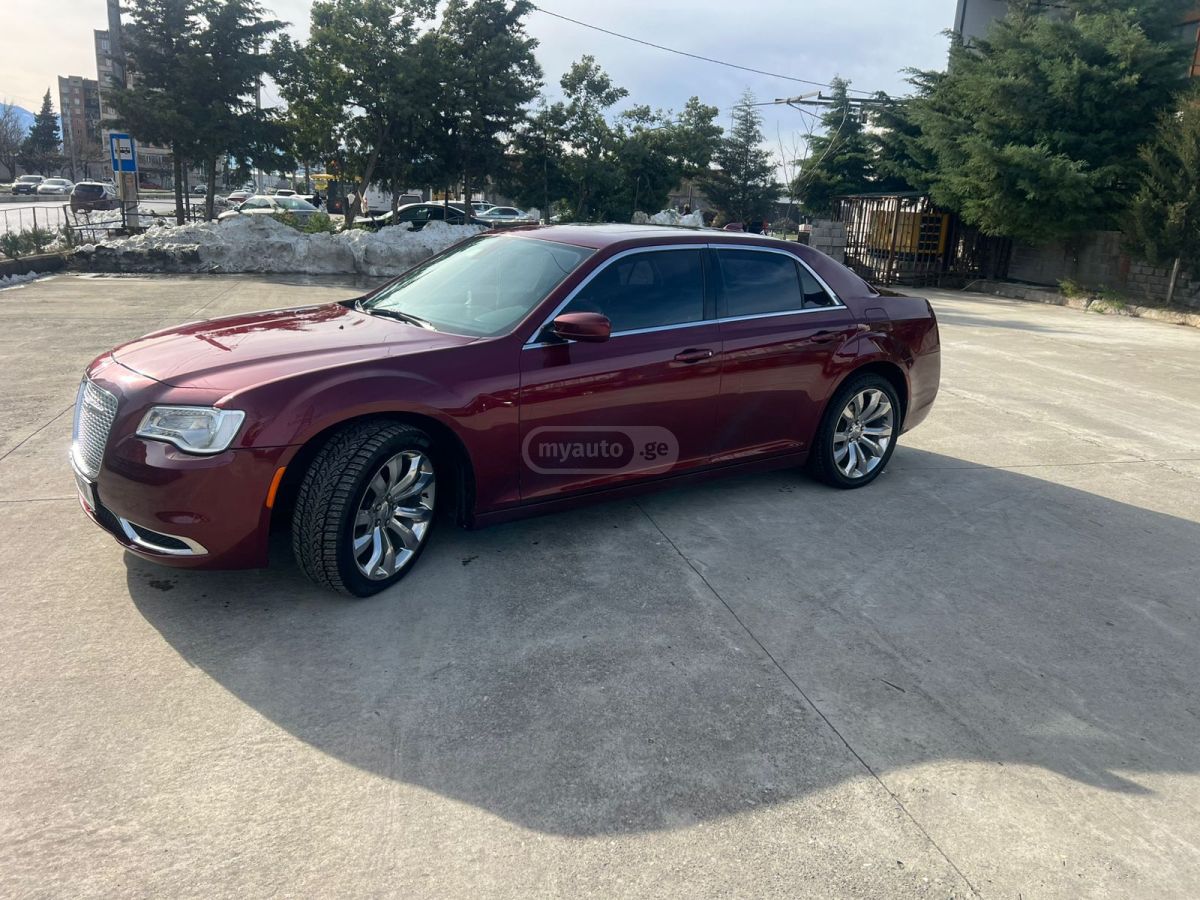 Chrysler 300 - фото 2