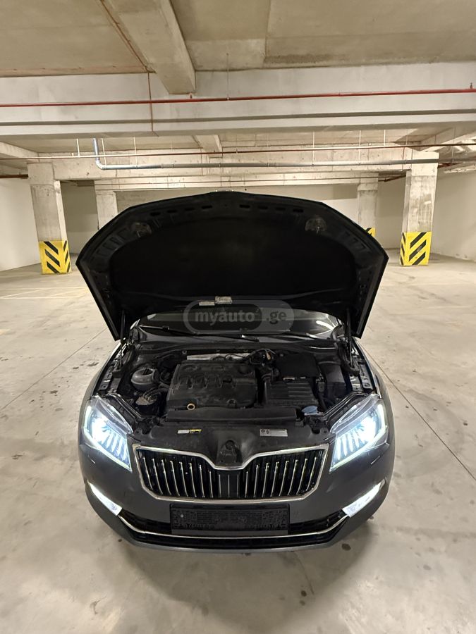Skoda Superb - фото 8
