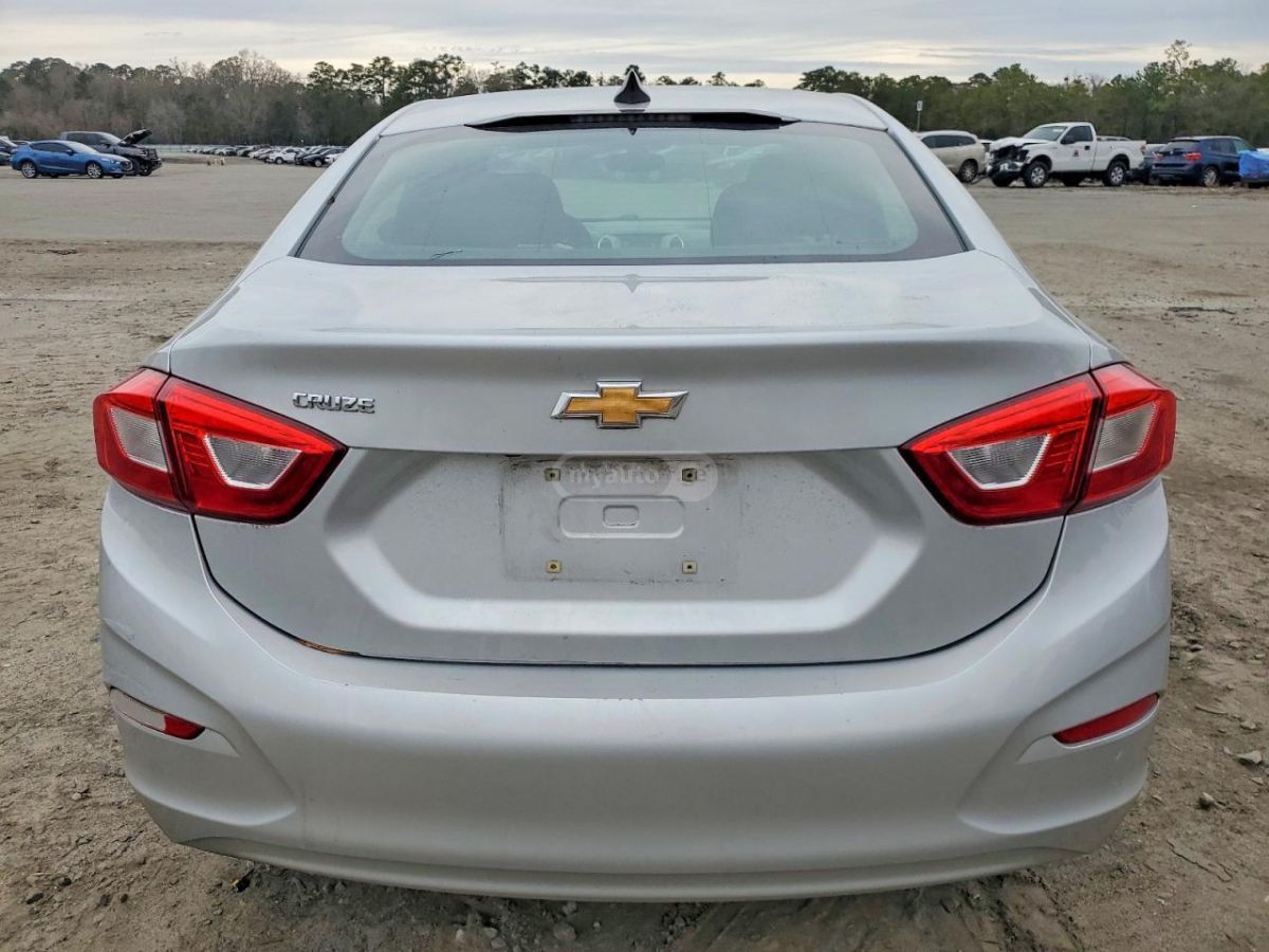 Chevrolet Cruze - фото 6
