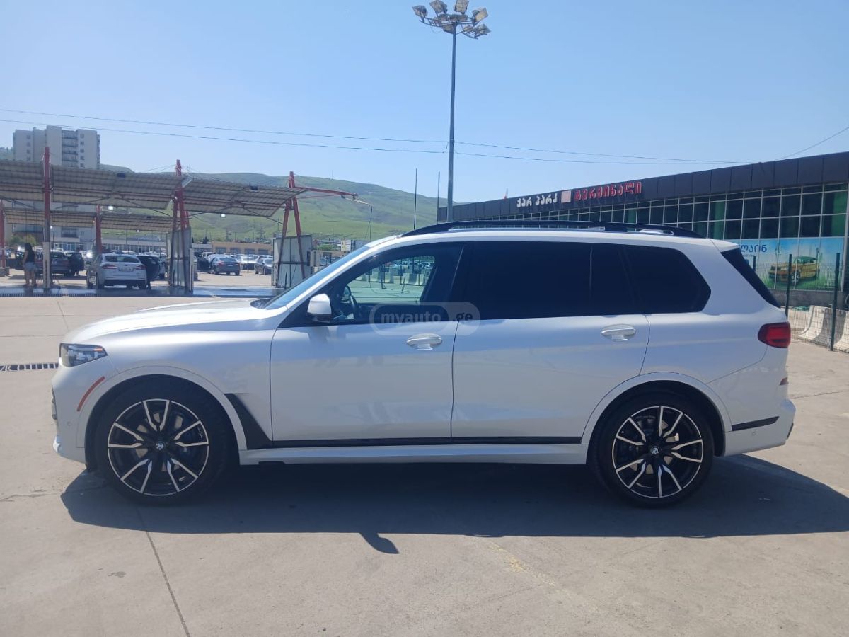BMW X7 - фото 4