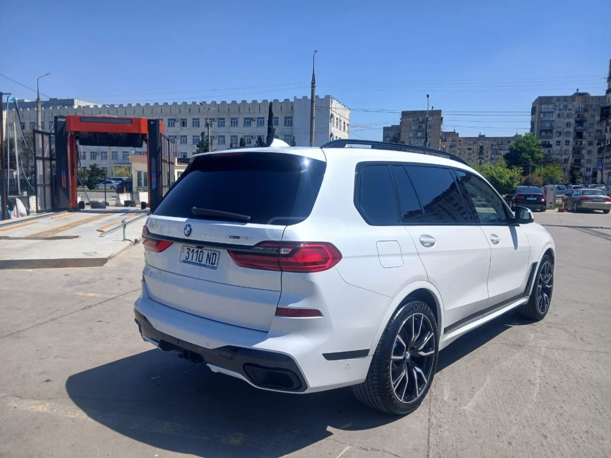 BMW X7 - фото 6