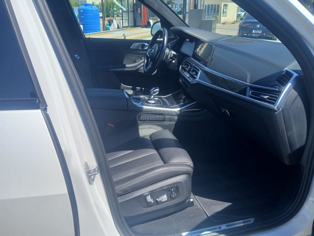 BMW X7 - фото 7