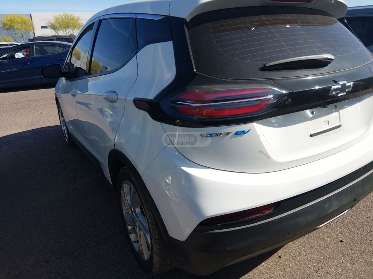 Chevrolet Bolt EV - фото 2