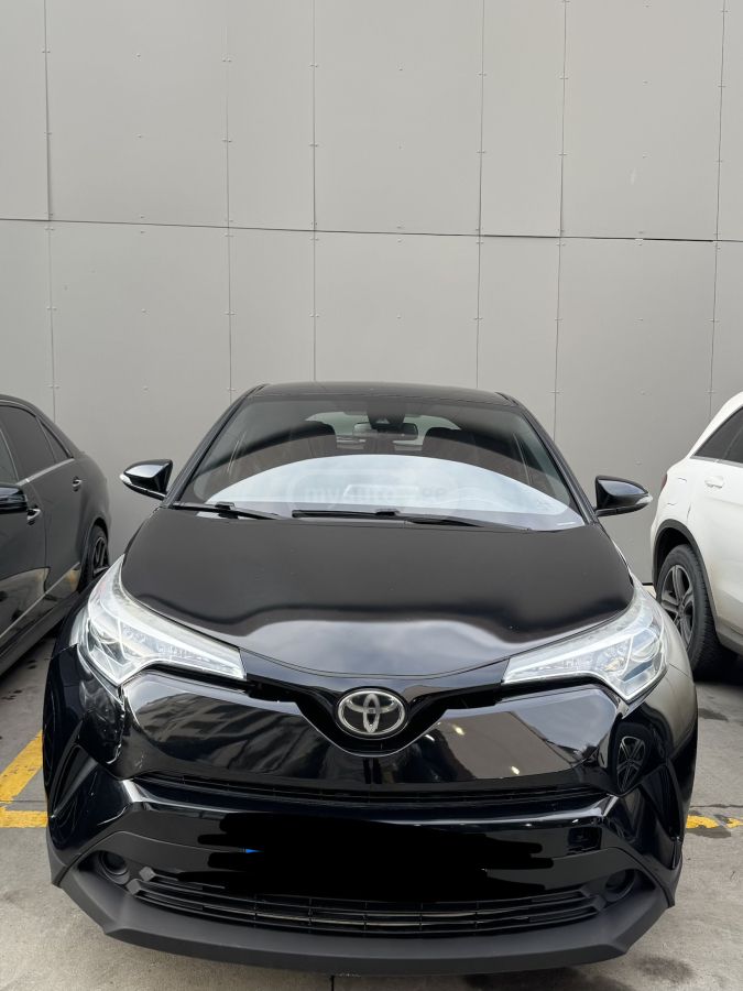 Toyota CHR - фото 1