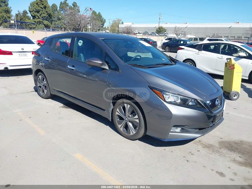 Nissan Leaf - фото 1