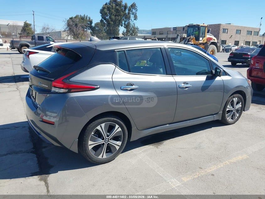 Nissan Leaf - фото 4