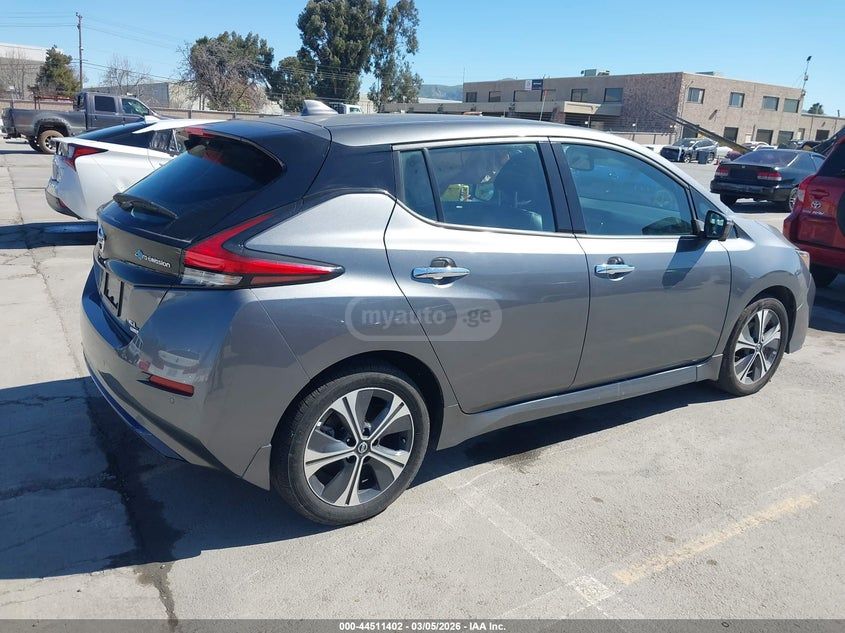 Nissan Leaf - фото 7