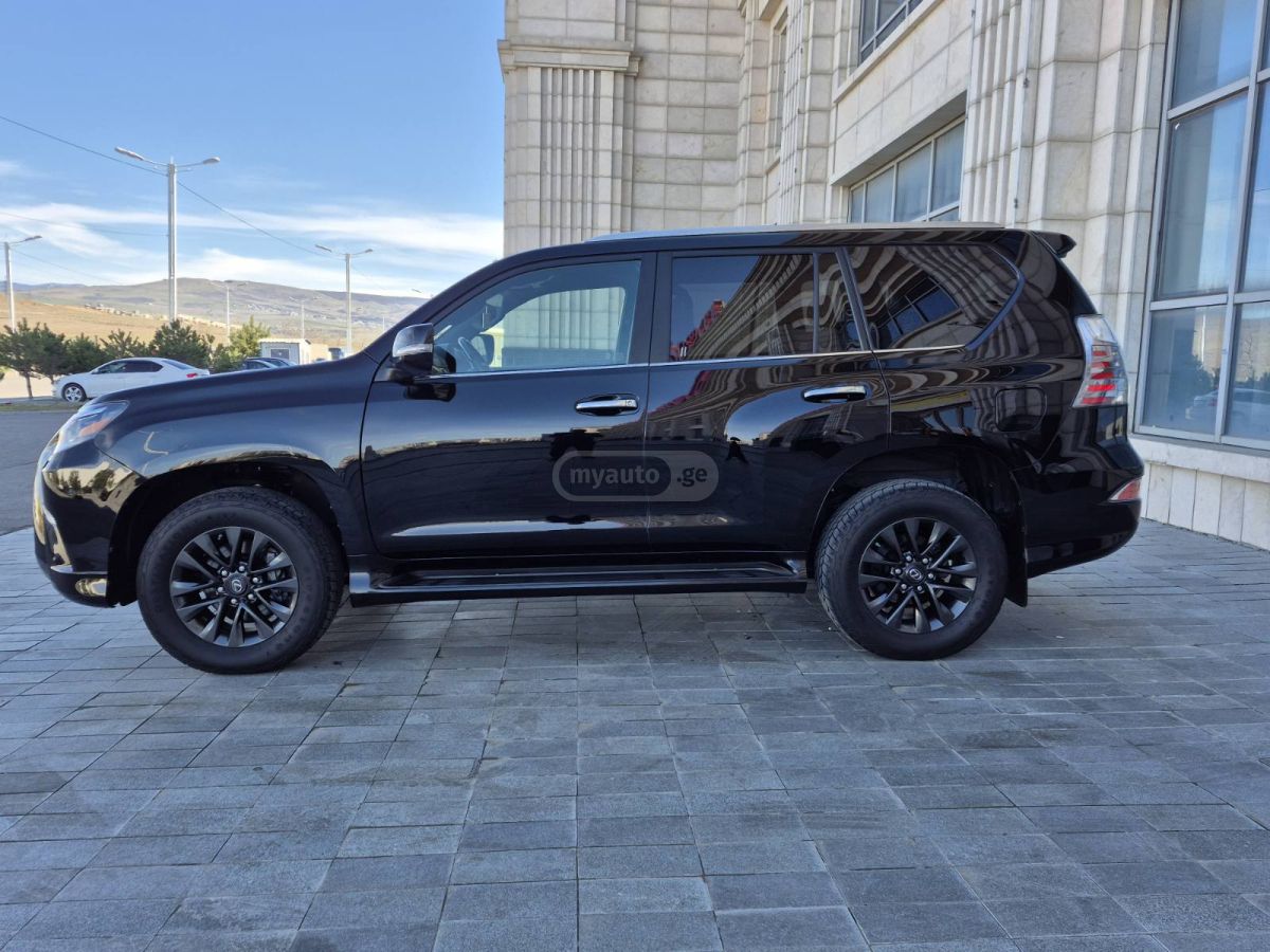 Lexus Base 4dr 4x4 Automatic — миниатюра 4